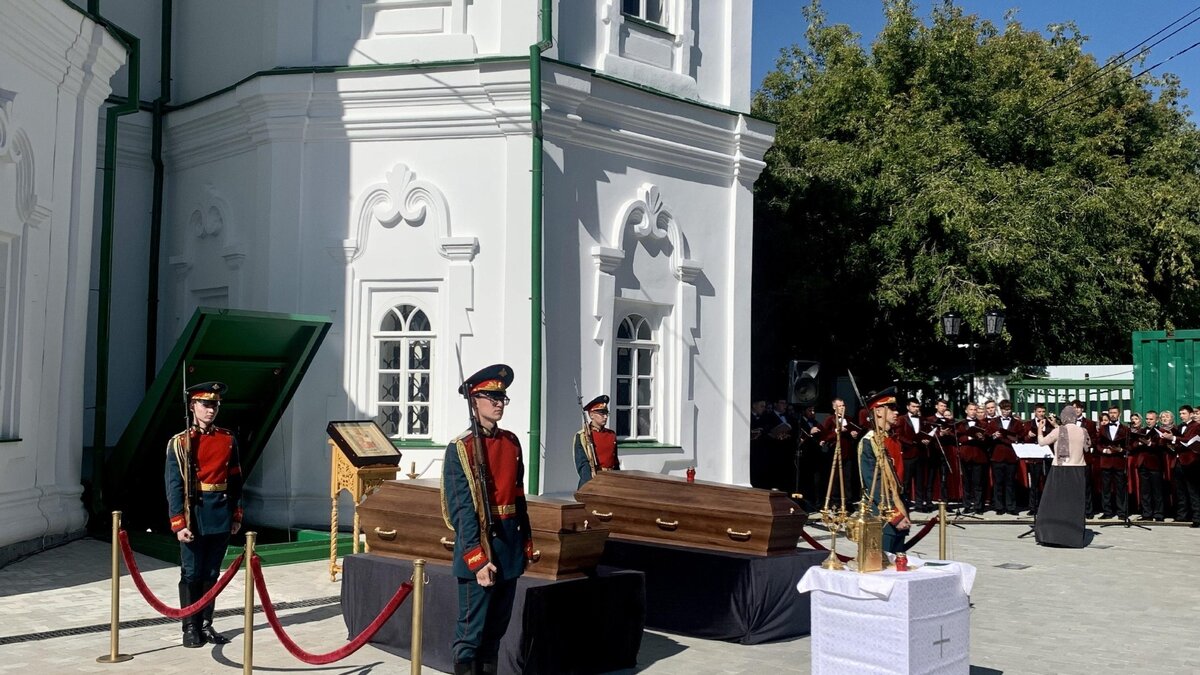     Церемонию провел митрополит Тобольский и Тюменский Димитрий.