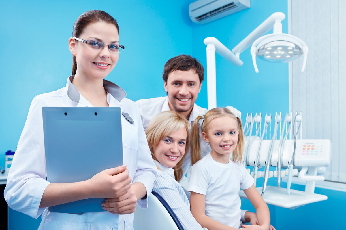 стоматология фото. семейный стоматологический центр. семья у стоматолога. семейный стоматологический центр. семейный стоматологический центр.