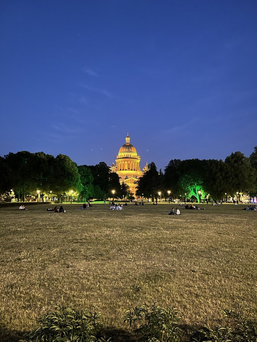 Питер, белые ночи. Исаакиевский собор.