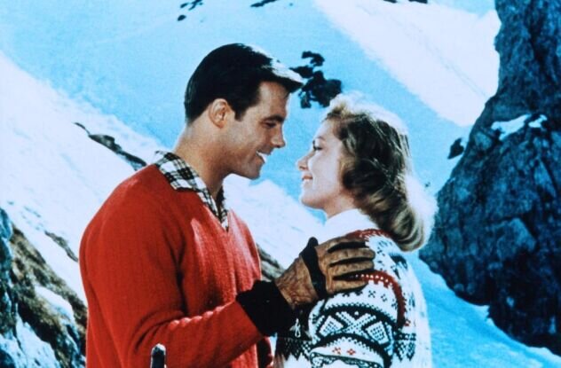 Кадр из фильма "12 девушек и 1 мужчина" (1959)