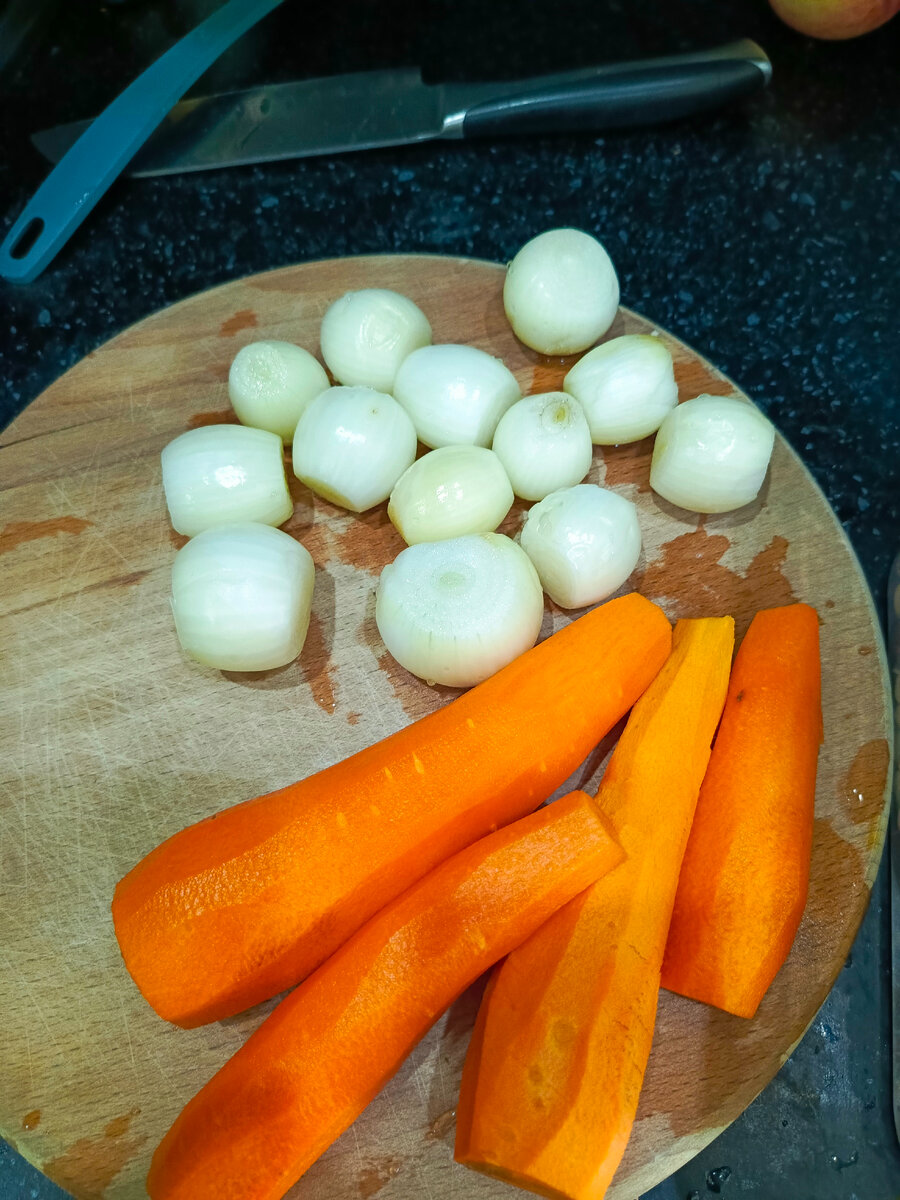 Много лука и моркови