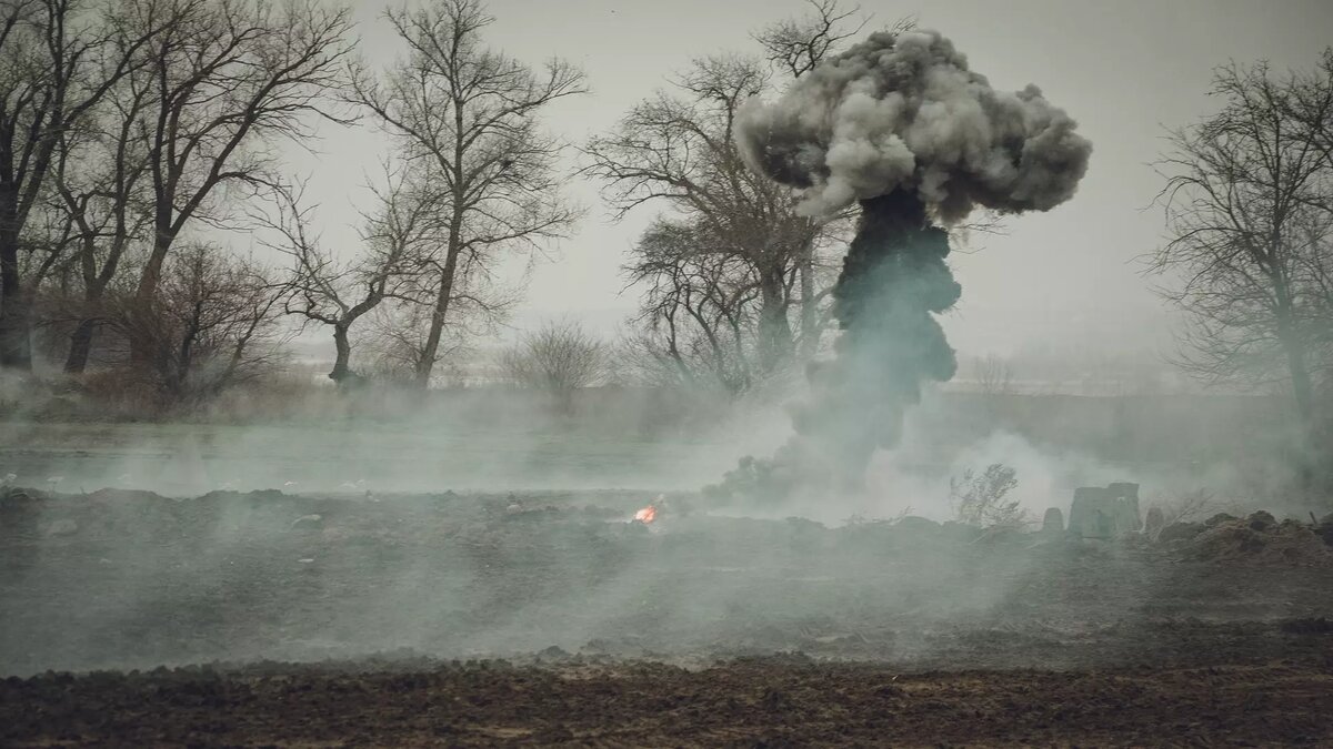     Волна от взрыва распространилась на расстоянии 30 километров, есть пострадавшие.