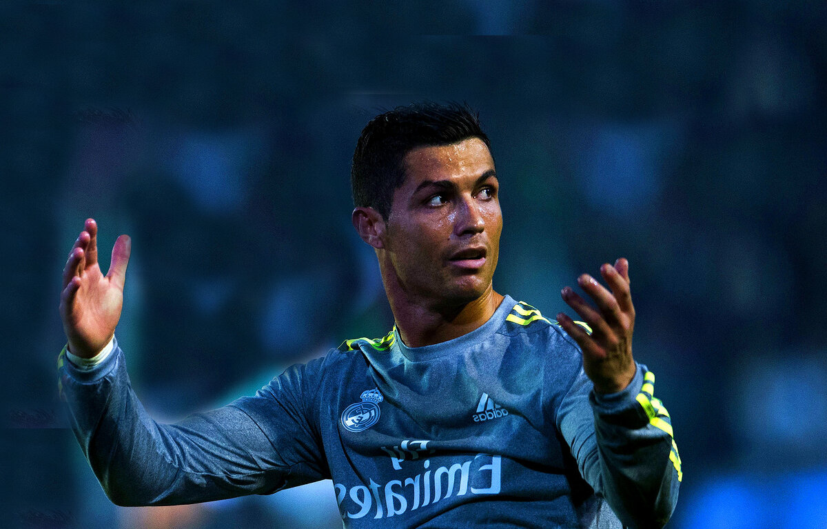 Криштиану Роналду - один из лучших футболистов в истории футбола