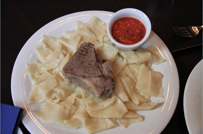 хинкалЫ не путать с хинкалИ или бичформагом. Историческое Дагестанское блюдо.