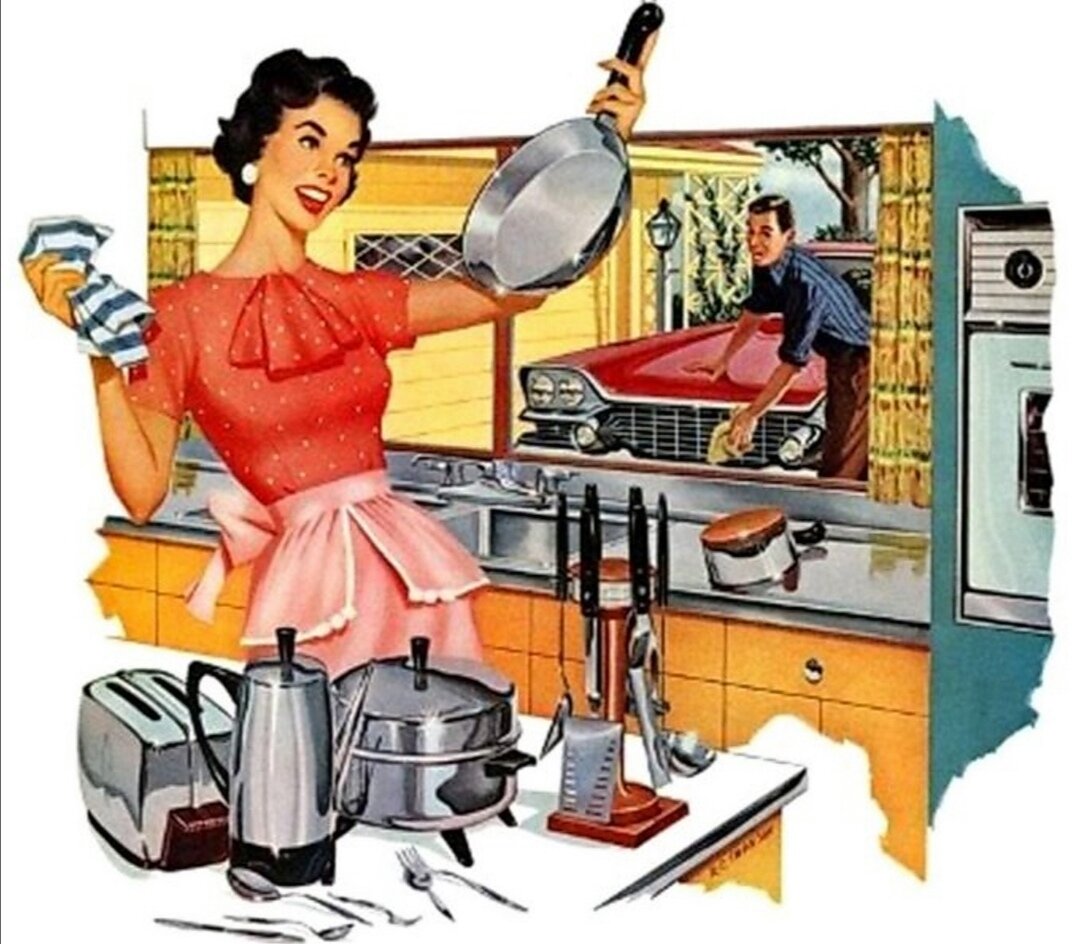 Мама домохозяйка. Женщина в домашних делах. Хозяюшка. Домохозяйка канал на дзене. Девушка на кухне.