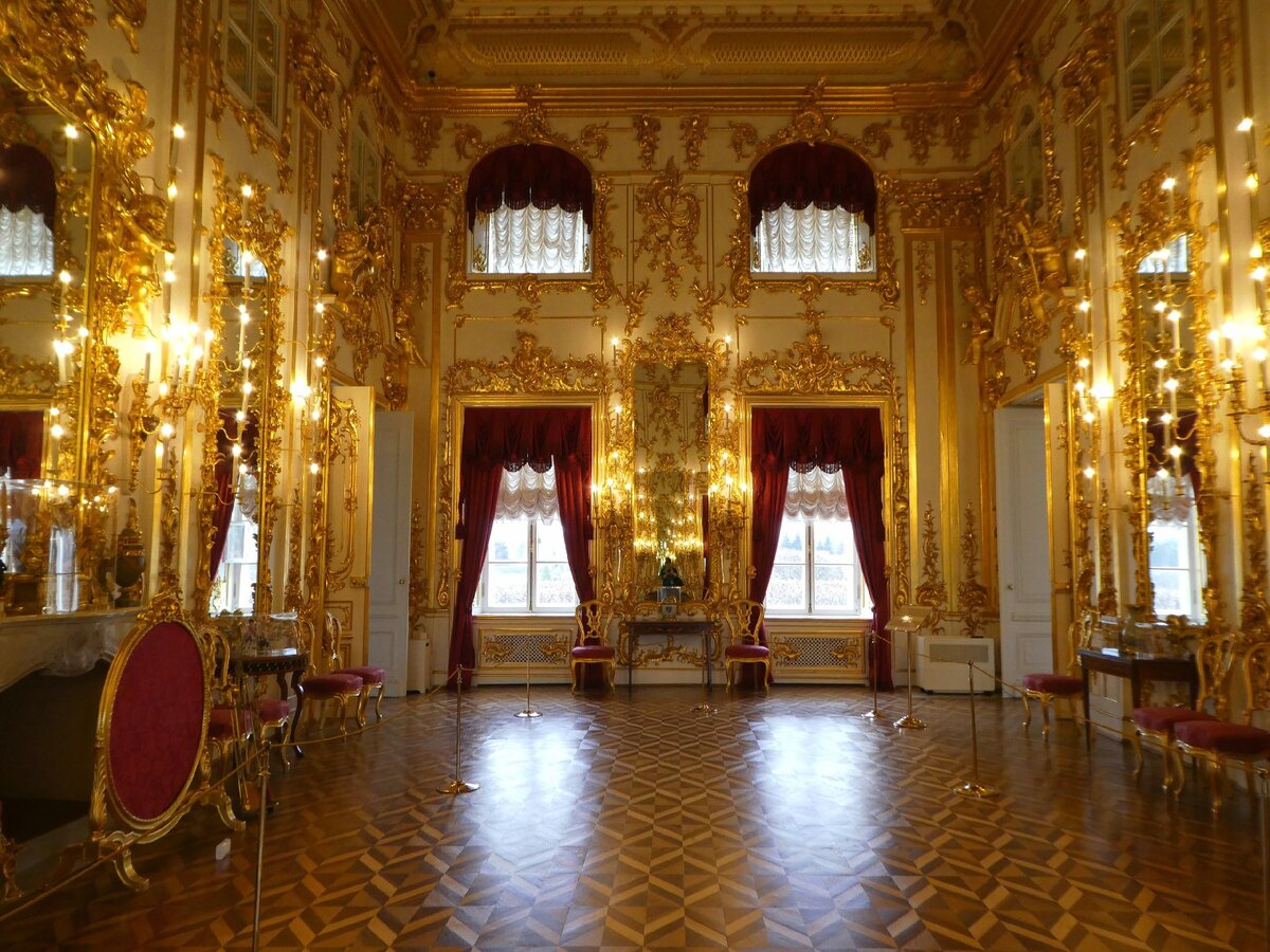 Петродворец в санкт петербурге фото внутри дворца