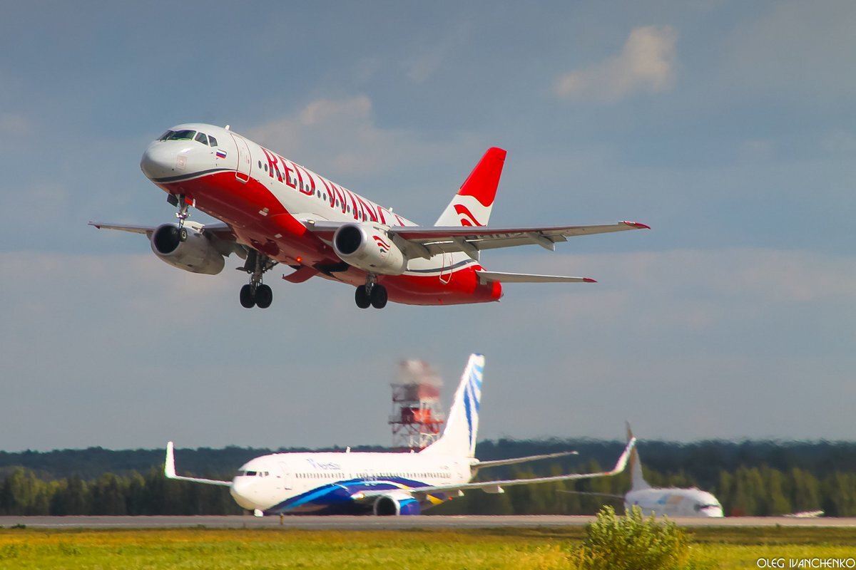 Sukhoi Superjet 100 Red Wings