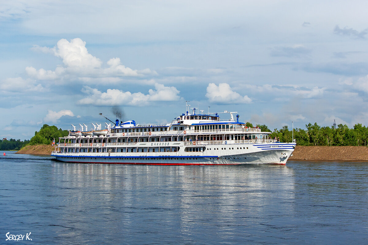 теплоход "Валерий Чкалов", автор - Серж. К. источник фото - fleetphoto.ru