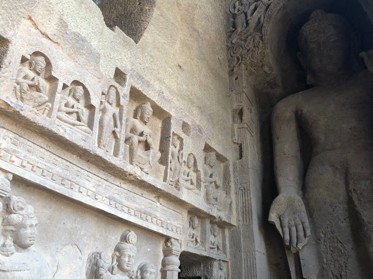 Фрагмент входной группы в центральную пещеру Канхери