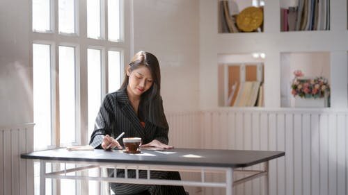 https://www.pexels.com/ru-ru/photo/3815593/