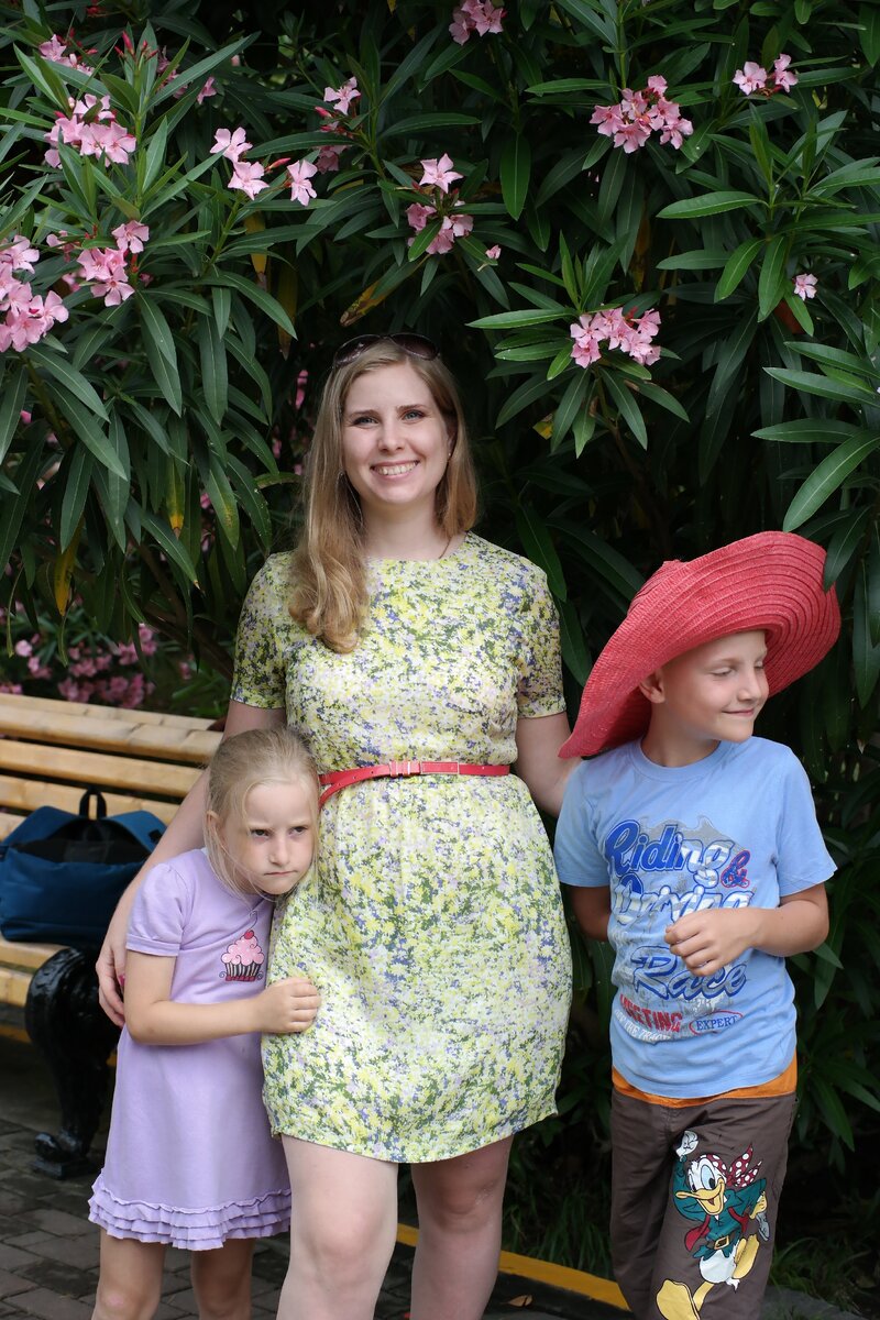 2015 год, дочке 5, сыну 8. Леська тут смешная)))