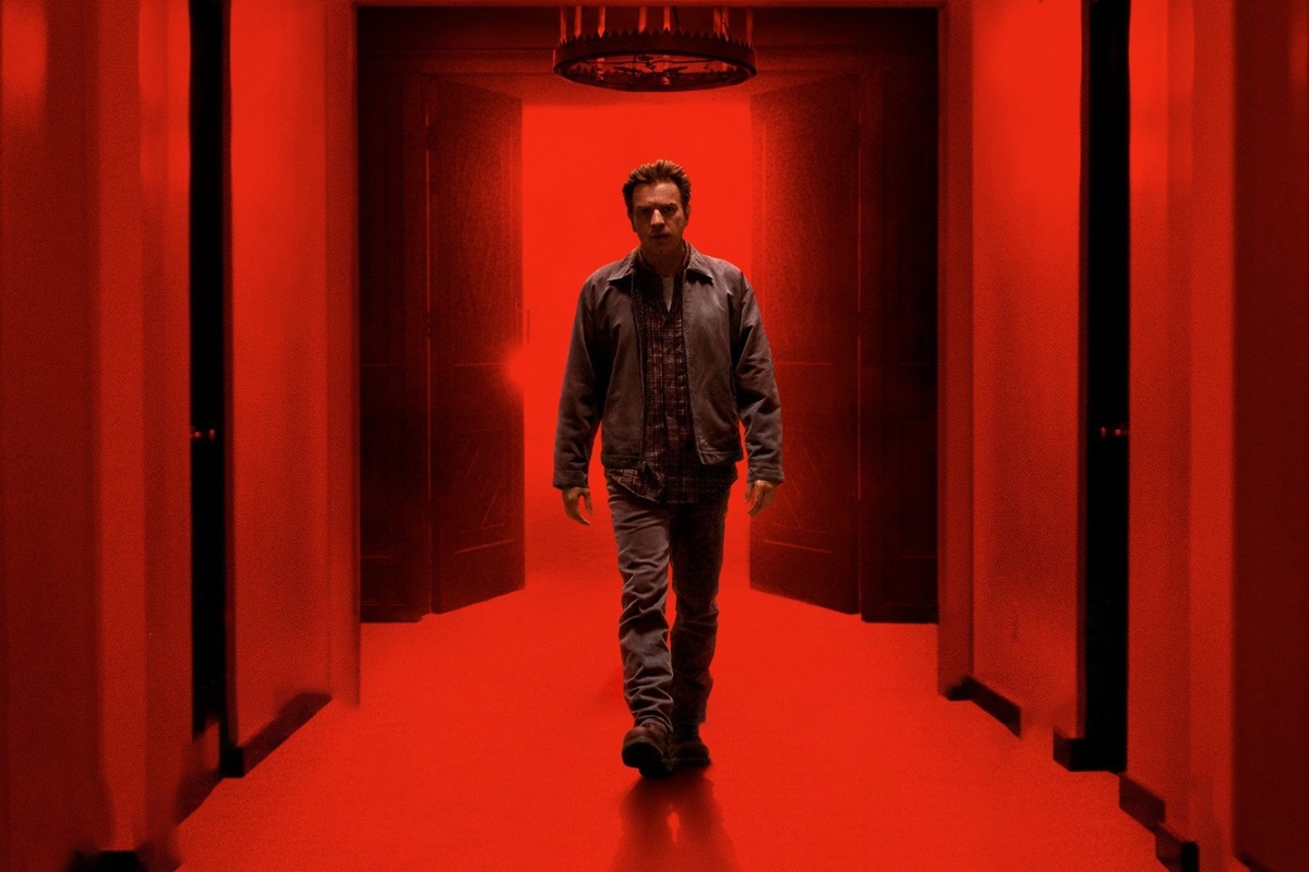 Кадр из к/ф."Доктор Сон"