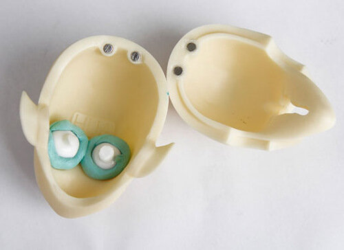 Открытая голова куклы