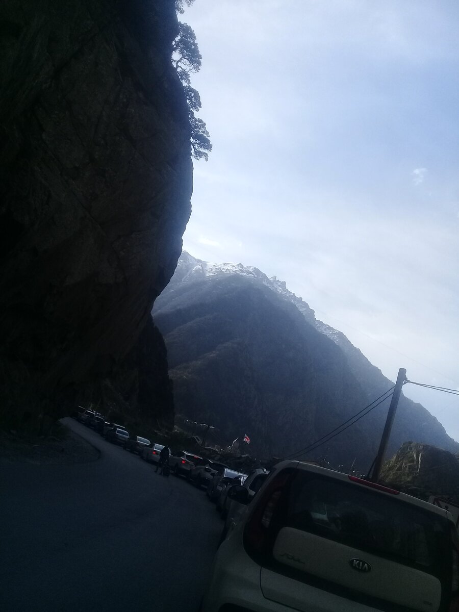 на горизонте появилась таможня Грузии, уже рассвет