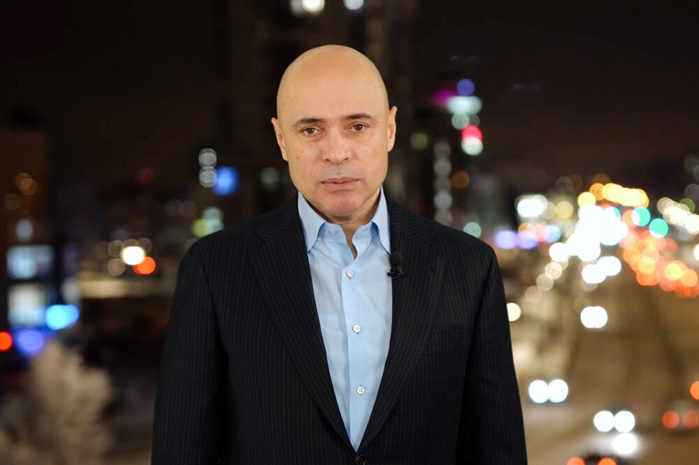 Игорь Артамонов. "Знает, сколько нужно зарабатывать".