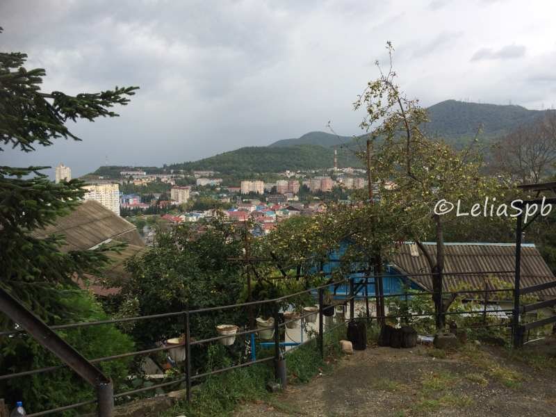 Фото из личного архива.Поднимаемся в гору.