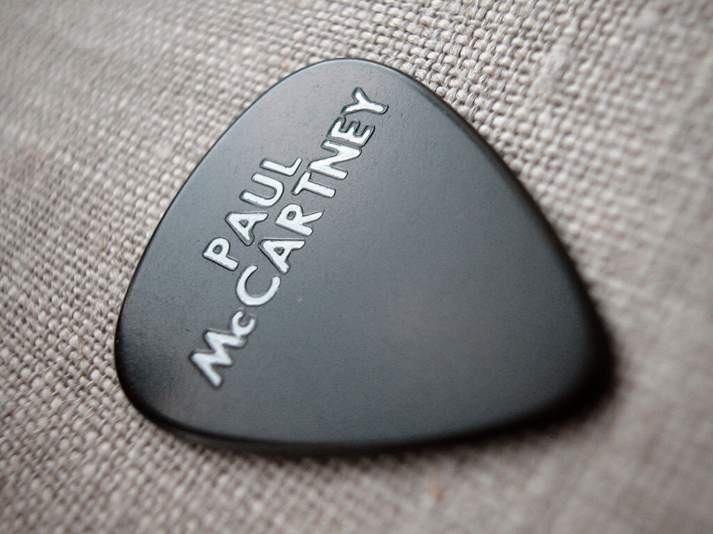 Медиатор Пола Маккартни, лицевая сторона