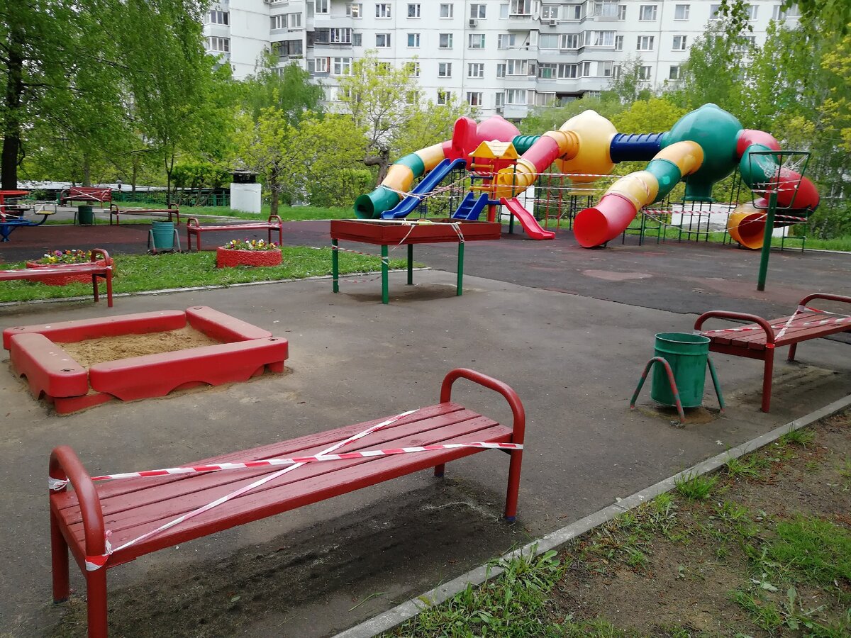 Детская площадка на западе Москвы