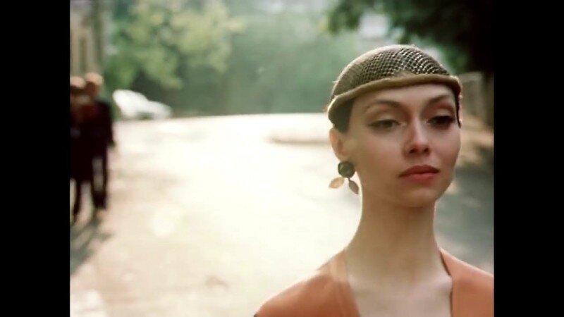 Полина знала, что за ней следят