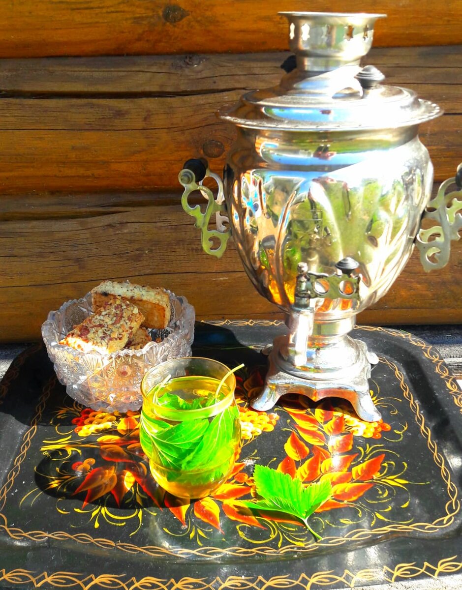 Зеленый чай из самовара