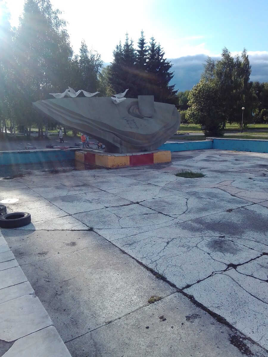 Бывший бассейн  дворца 