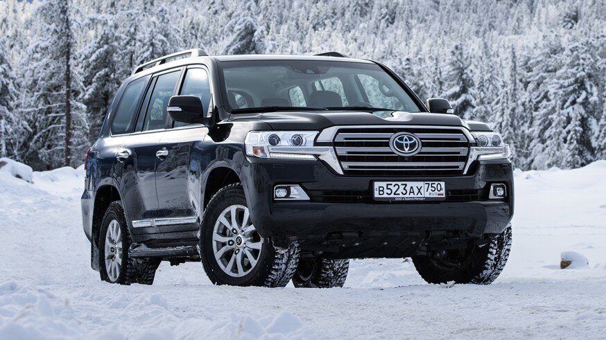 На фото: Toyota Land Cruiser 200
