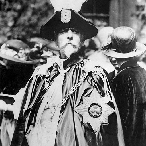 Захаров в одном из образов.