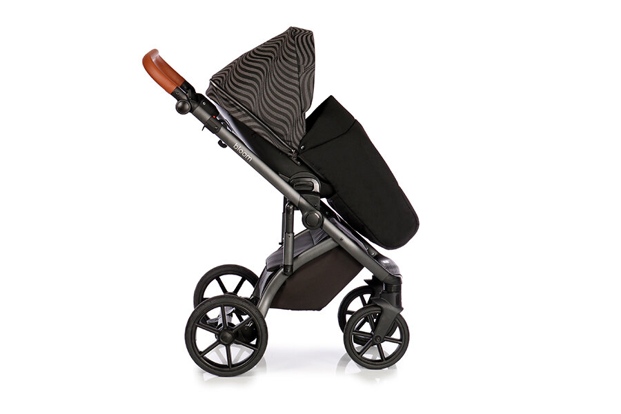 Коляска roan bloom 3 в 1. Коляска bloom 2 в 1. Roan bloom classic 2 в 1. Роан блум коляска черная. Коляска roan bloom.