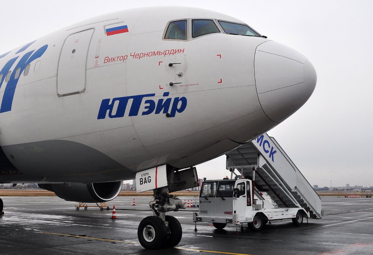 Боинг 767 200 ютэйр. ЮТЭЙР 767-200. Boeing 767-200 ЮТЭЙР. UTAIR Боинг 767 200. Boeing 767-200er ЮТЭЙР.