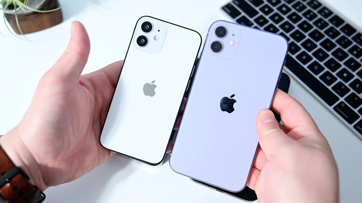 Iphone 11 vs 12 Mini. Apple iphone 12 Mini. Iphone 12 Mini vs iphone 11. Iphone 12 и 12 Mini.