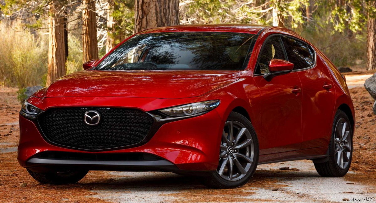 Mazda 3 последнего поколения перестала поставляться в Россию из-за низкого спроса.