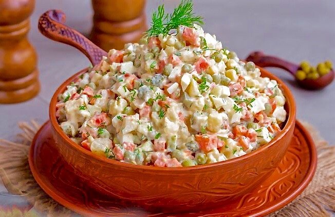 "Салат Оливье" самый главный салат на любом праздничном столе.