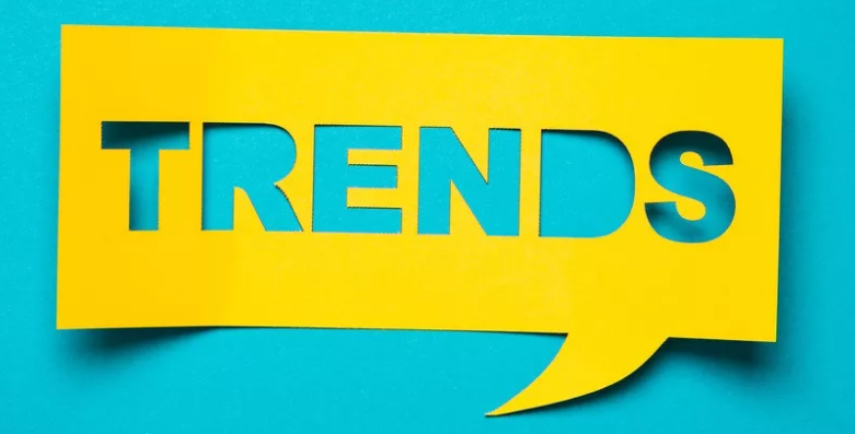 Тренды.Да-да,вы не ослышались,тренды,это то ,что управляет людьми на данной платформе,это что заставляет их идти на необдуманные действия ради "популярности".И так,вот,основная аудитория её-это дети,которые как говорится "впитывают всё,как губки" ими проще всего манипулировать,им проще внести анонс,новые убеждения,которые у взрослых людей уже сформированы и если YouTube как видео-платформа является и познавательной,а так же развлекательной,то здесь я не нахожу никакого смысла.Вспомните цифру,которую я называл,миллионы человек в день тратят время на просмотры секундных видео,суммарно это время может доходить до нескольких часов в день.Юмористические видео расслабляют организм человека наполняется гормональными веществами "эндорфинами" и в этом состоянии очень вменяем,а так же полностью абстрагирован от мира.Чем вам не "Зомбоящик"?