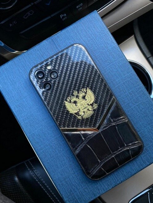 Карбоновый чёрный чехол с гербом России Mobcase 1300