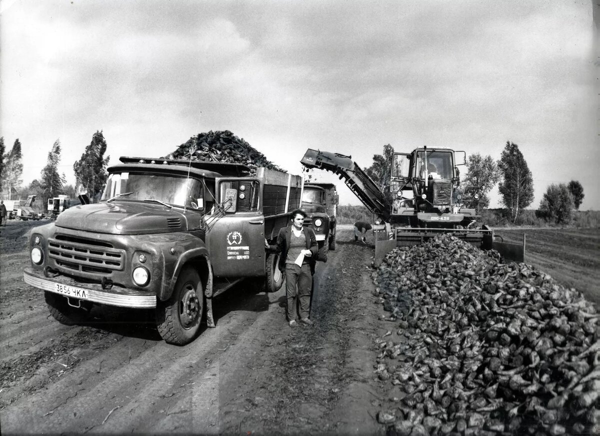 В наше время работа на грузовой техники, в частности грузовых перевозках не доставляет столько хлопот и труда, как это было раньше. В современных грузовиках комфортно, тепло и много места.-7