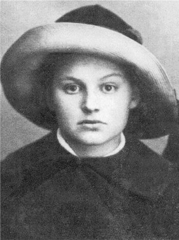 Анна Полиевктова в молодости.