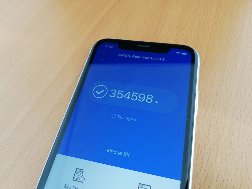 Хр антуту. Iphone XR ANTUTU. Антуту айфон 10 XR. Iphone XR ANTUTU Benchmark. Айфон XR антуту Benchmark.