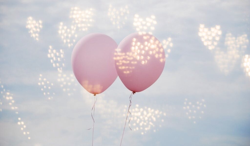 Улыбка во сне знак влюблённости.