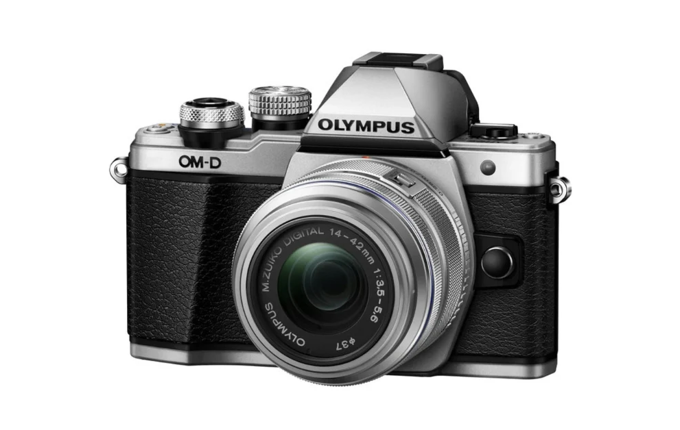 Фотоаппарат Olympus с китовым объективом