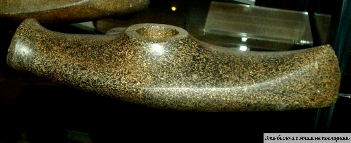 Каменные ладьевидные топоры Картинка взята с сайта http://www.bibliotekar.ru/3-1-77-bronzoviy-vek/31.htm
