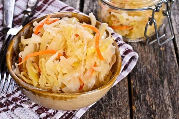 Квашеная капуста с морковью в банке – кулинарный рецепт