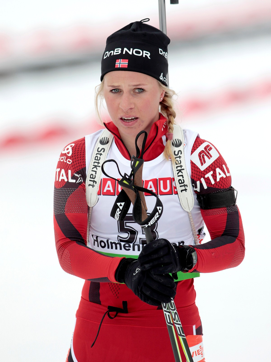 Спортсменка из норвегии. Тириль Экхофф. Eckhoff биатлонистка. Тириль Экхофф в молодости. Тириль Экхофф с парнем.