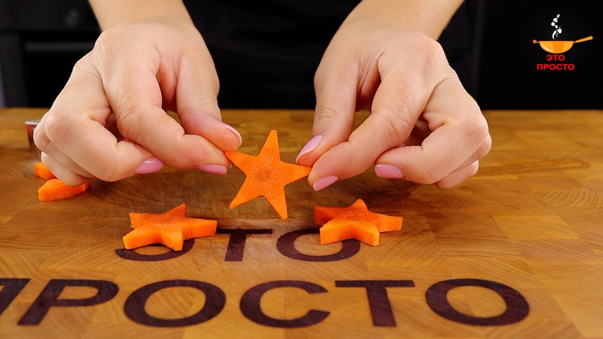 Фото можно листать влево