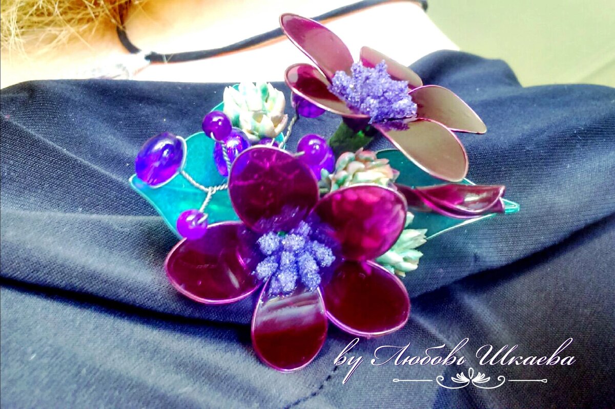 Брошь с цветами из Витраля