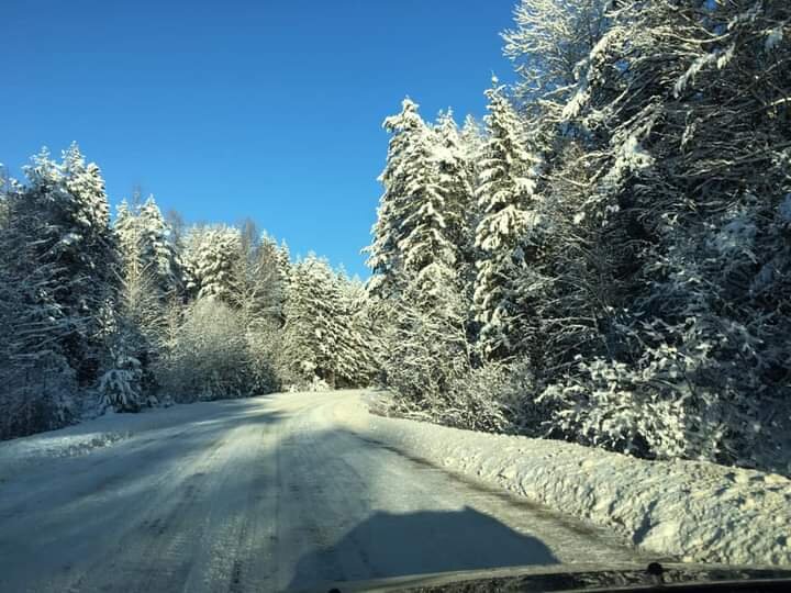 Здесь и находится Центр реабилитации "Выбери жизнь" для наркоманов, алкоголиков и людей попавших в трудную жизненную ситуации, мамочек с детьми. Центру уже 17лет,начинался он с палатки и нескольких добровольцев-волонтёров. 