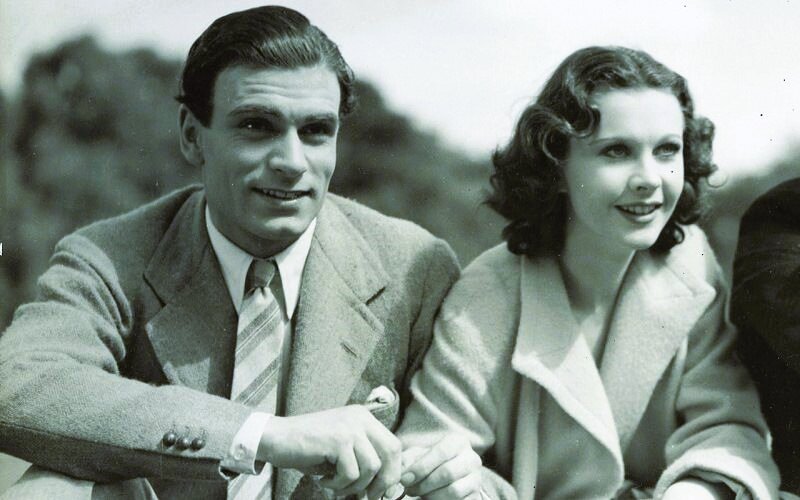 На алтарь своей страстной любви они положили свои семьи.