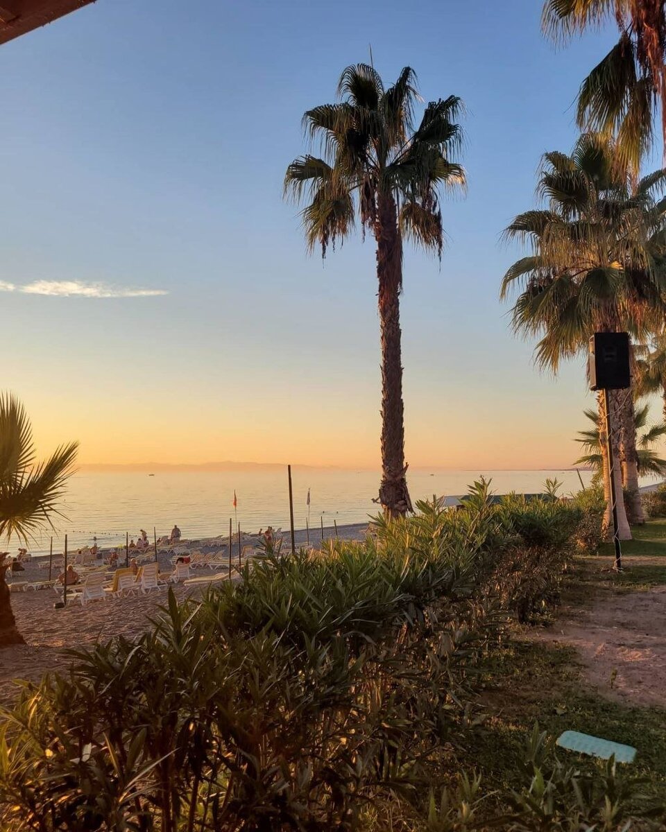 константинопольский ипподром стамбул. турция апрель 2022. турция апрель 2022. турция в апреле. турция отдых 2022.