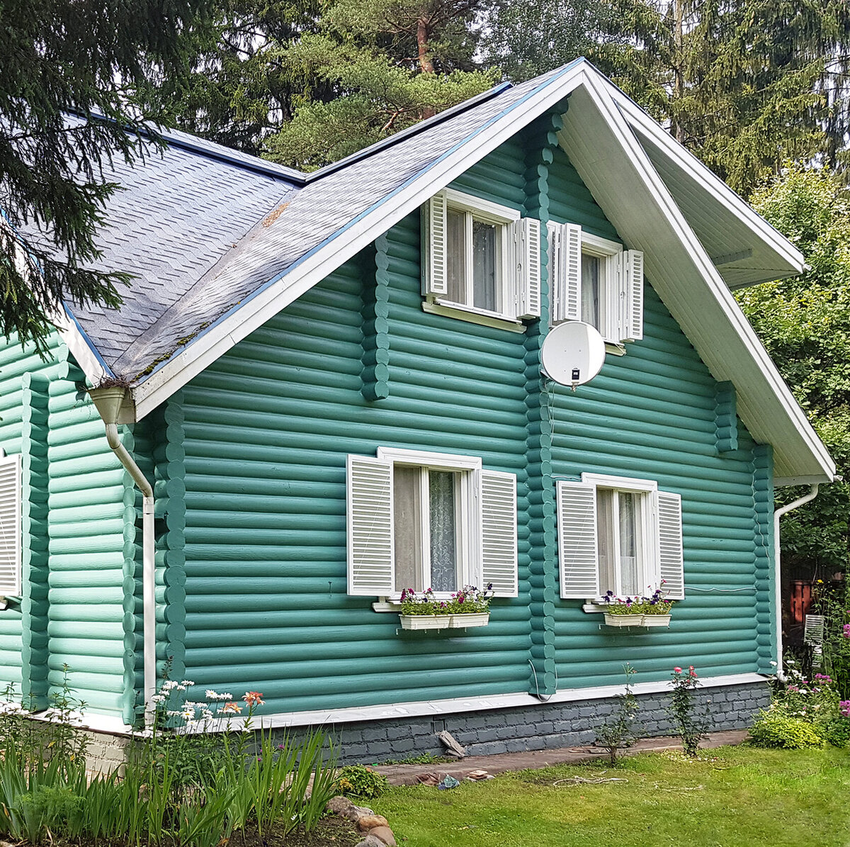 Герметизация акриловым герметиком деревянного дома в ДП Поварово компанией ДОМ240