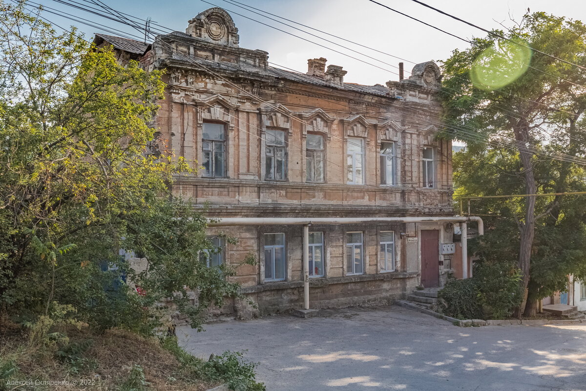 Митридатская улица, 10