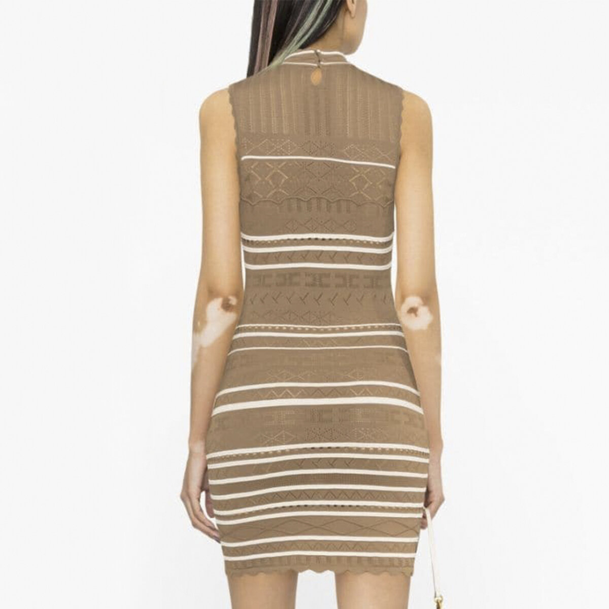 Фото взяты с интернет-магазина https://www.farfetch.com/